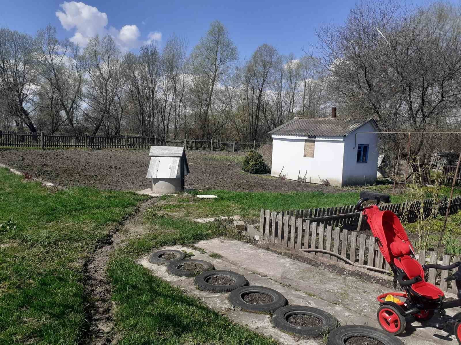 Продам дім ,район дружби гали