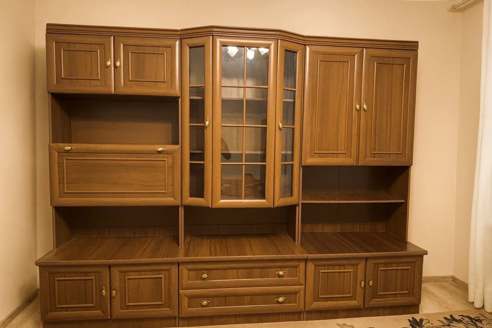 Стінка  / шафа / сервант