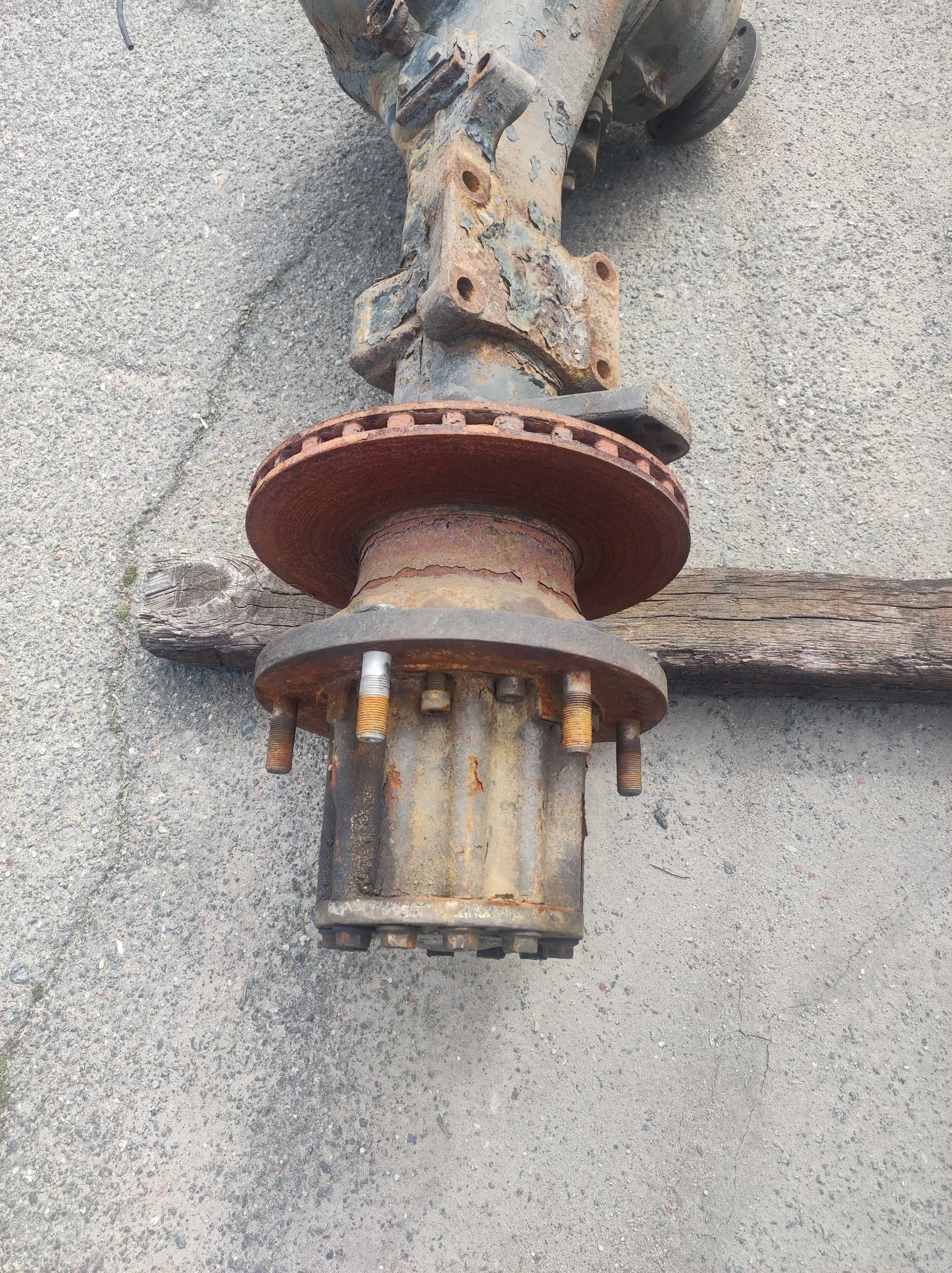 Задній міст MAN 8.224