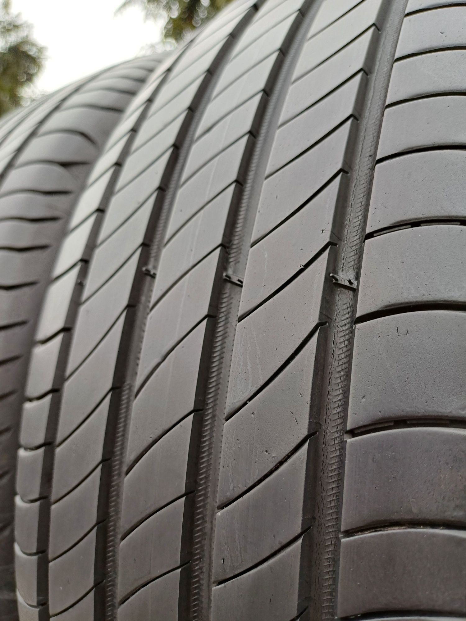 215/65/17 Sprzedam parę opon letnich Michelin Primensy 4