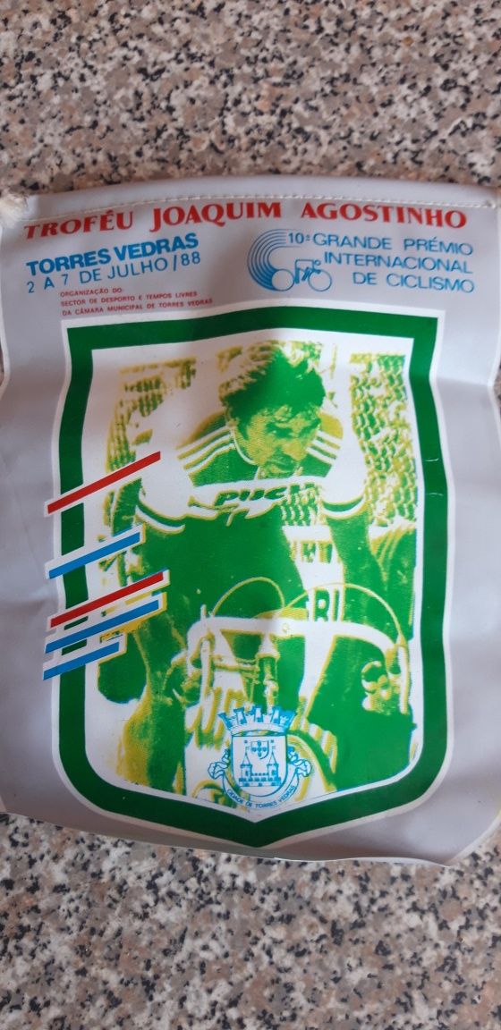 Conjunto de 2 Galhardetes Antigos Troféu Joaquim Agostinho