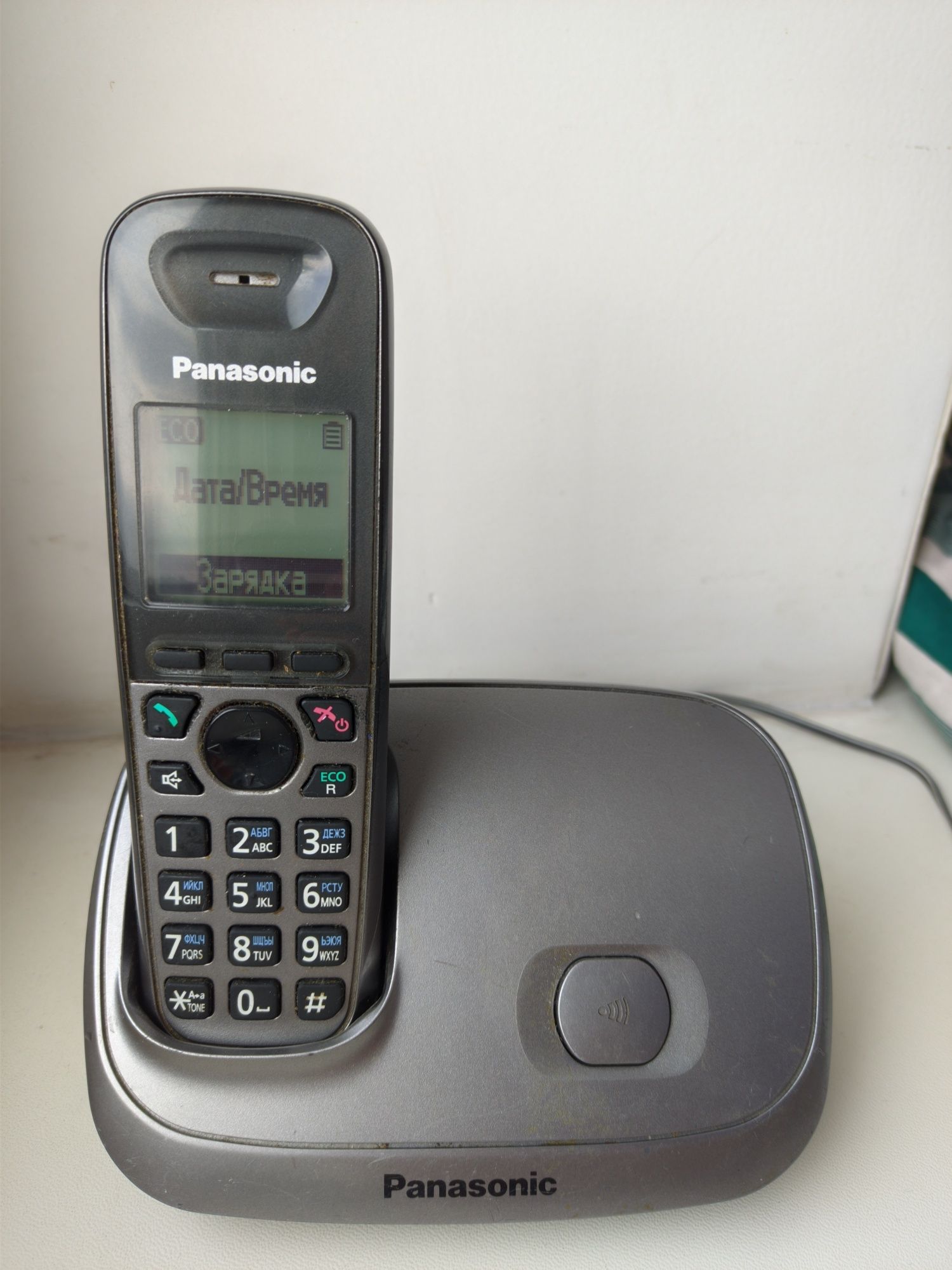 Продам рабочий радиотелефон Panasonic KX-TG6511UA.