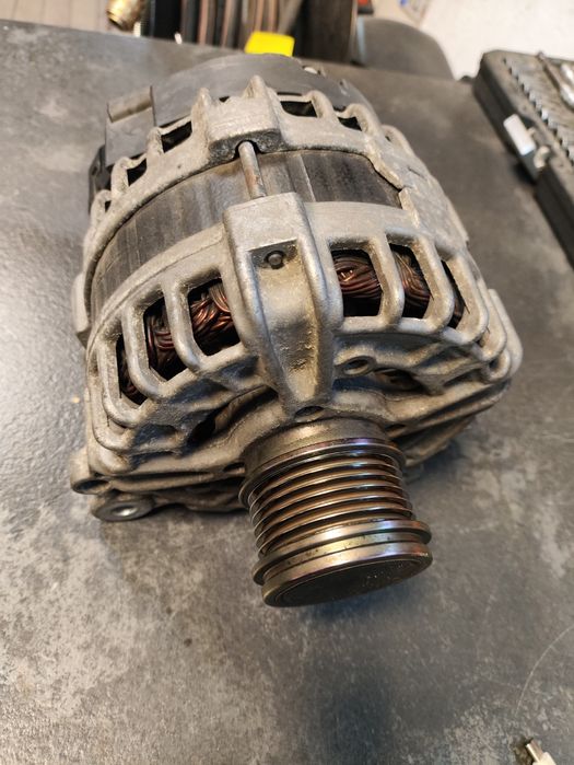 Alternator VW 04L903023J