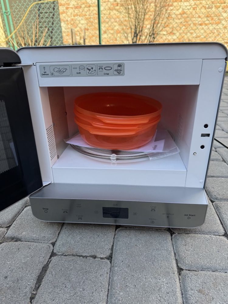 Мікрохвильова Whirlpool MAX 38