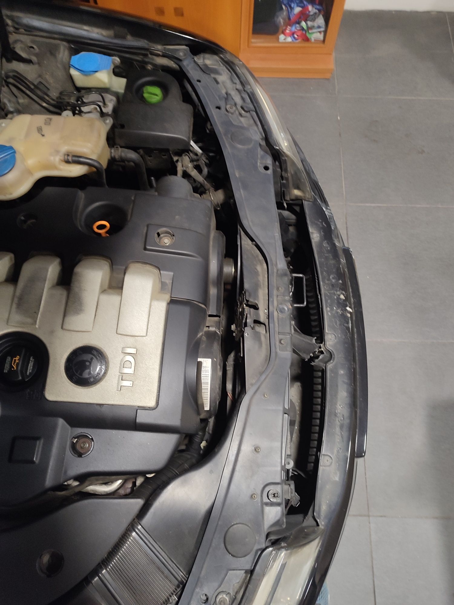 Skoda superb com toque frontal ( chapa) não afetou mecânica e motor