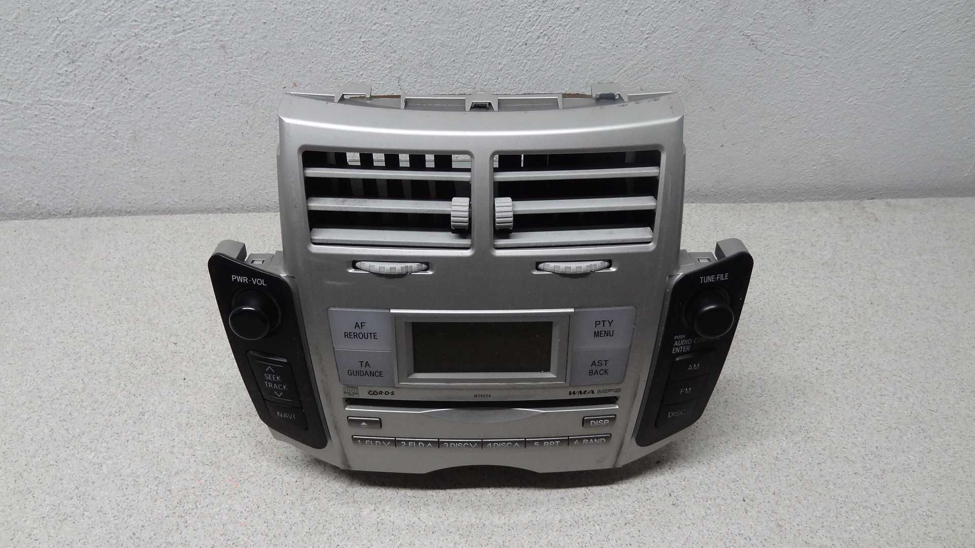 Toyota yaris II 06  radio cd 86120_0D210