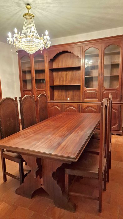 Mesa Clássica de madeira maciça