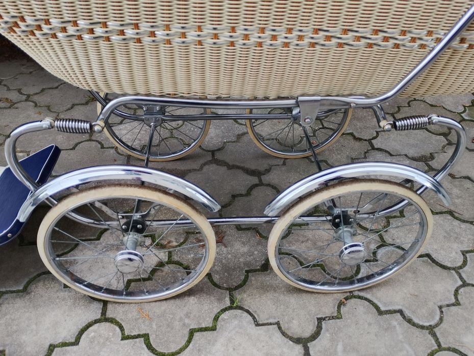 Wózek dziecięcy retro plus spacerówka igla