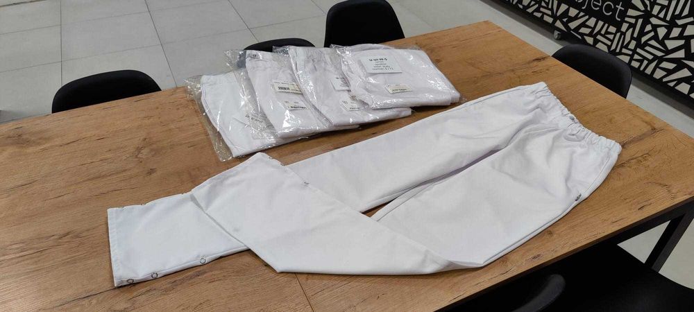 WYPRZEDAŻ EKSPOZYCJI Spodnie kucharskie białe Robur UMINI M / L - nowe