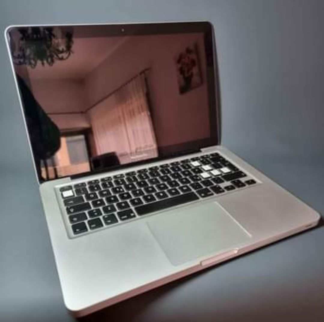 Computador portátil Apple Macbook Pro 13"