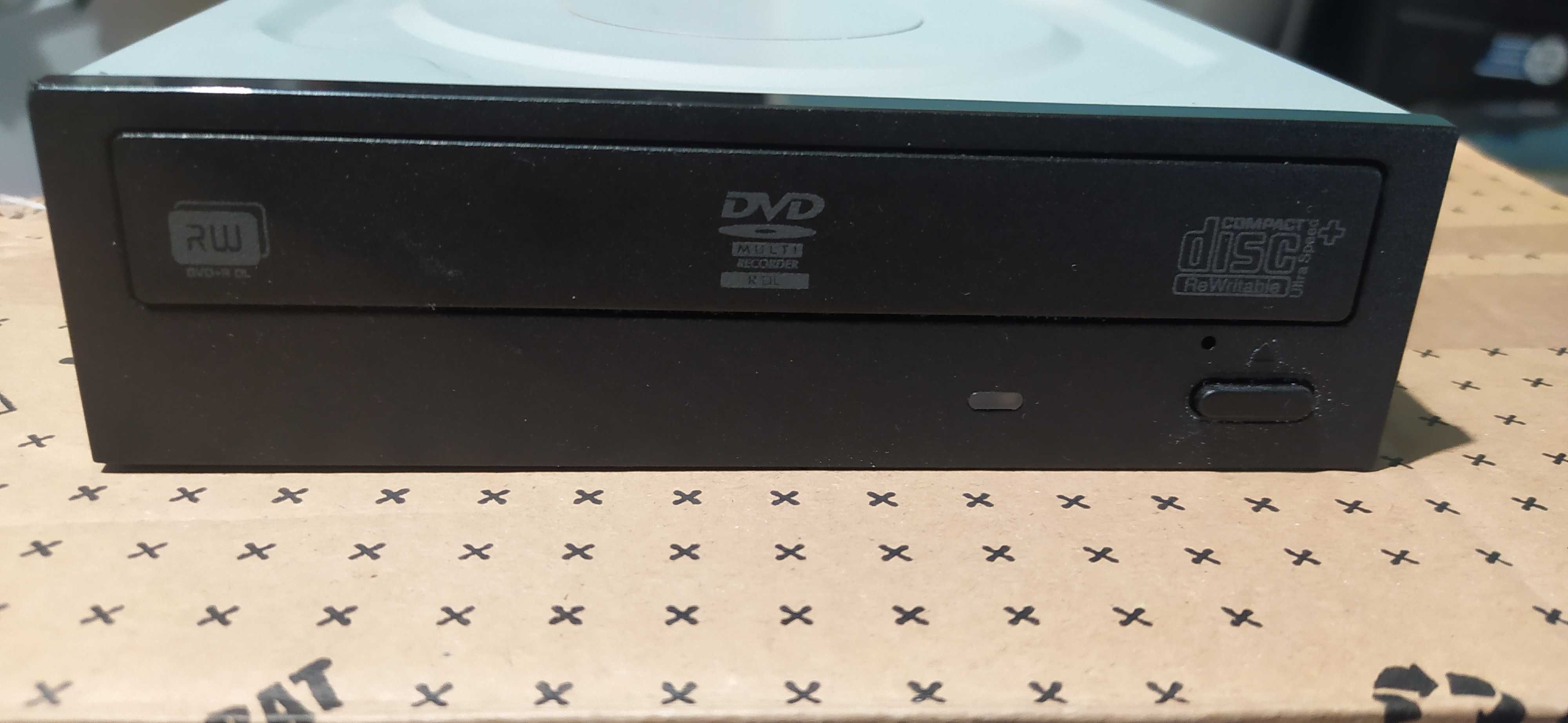 Jak nowy! Sata Napęd DVD/CD Rewritable Drive DH-16AESH Czarny