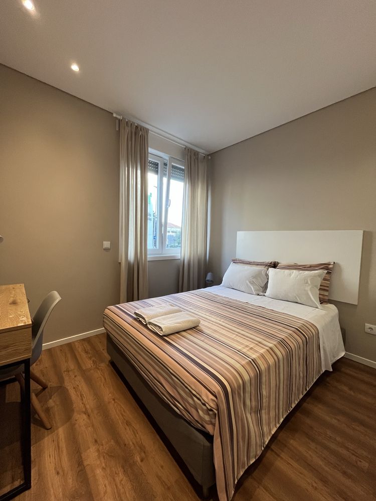Apartamento Férias 4 quartos - Porto (Carolina Michaelis) - Agosto