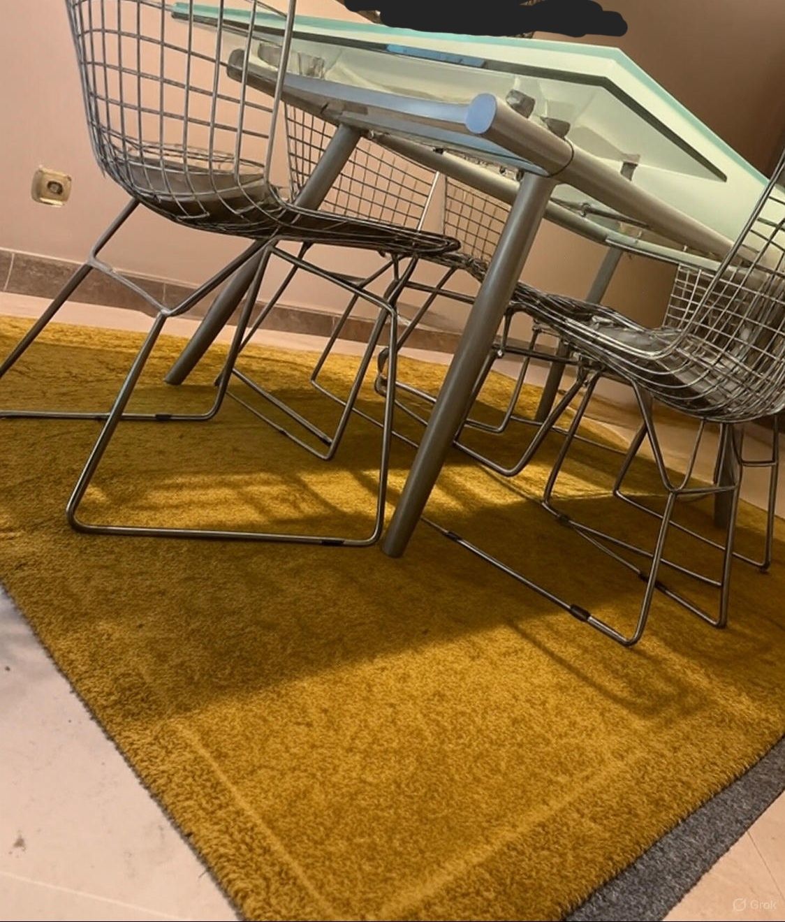 Mesa de Jantar Extensível Design Moderno — Vidro Fosco e Estrutura Met
