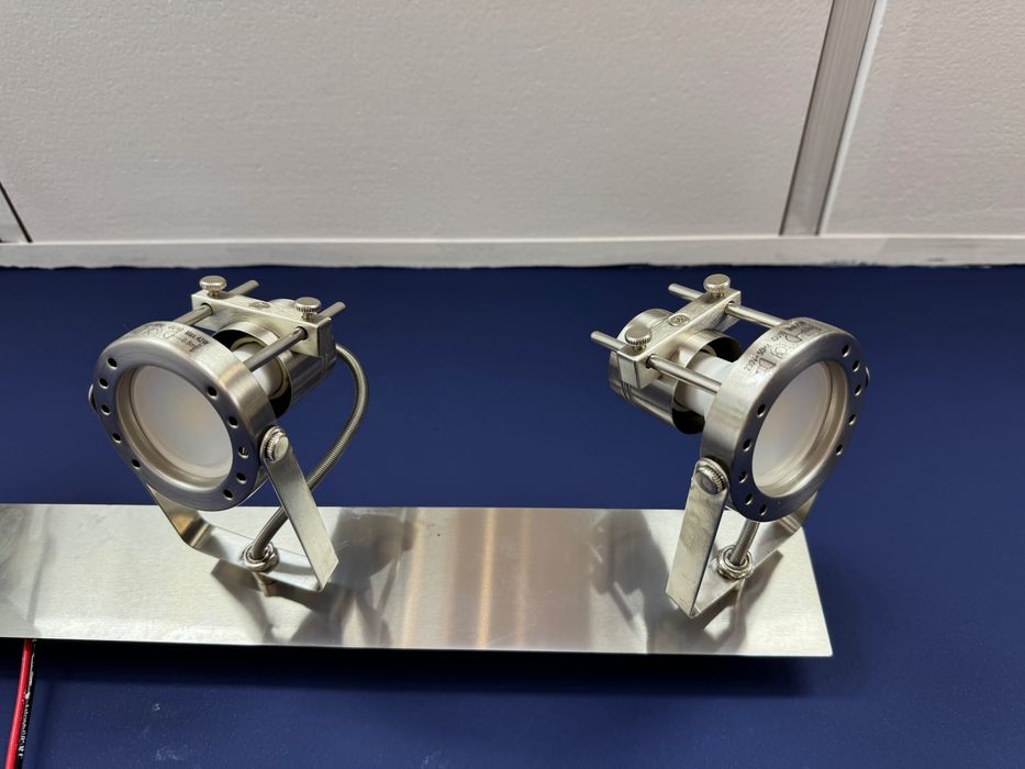 Spot com 4 lâmpadas