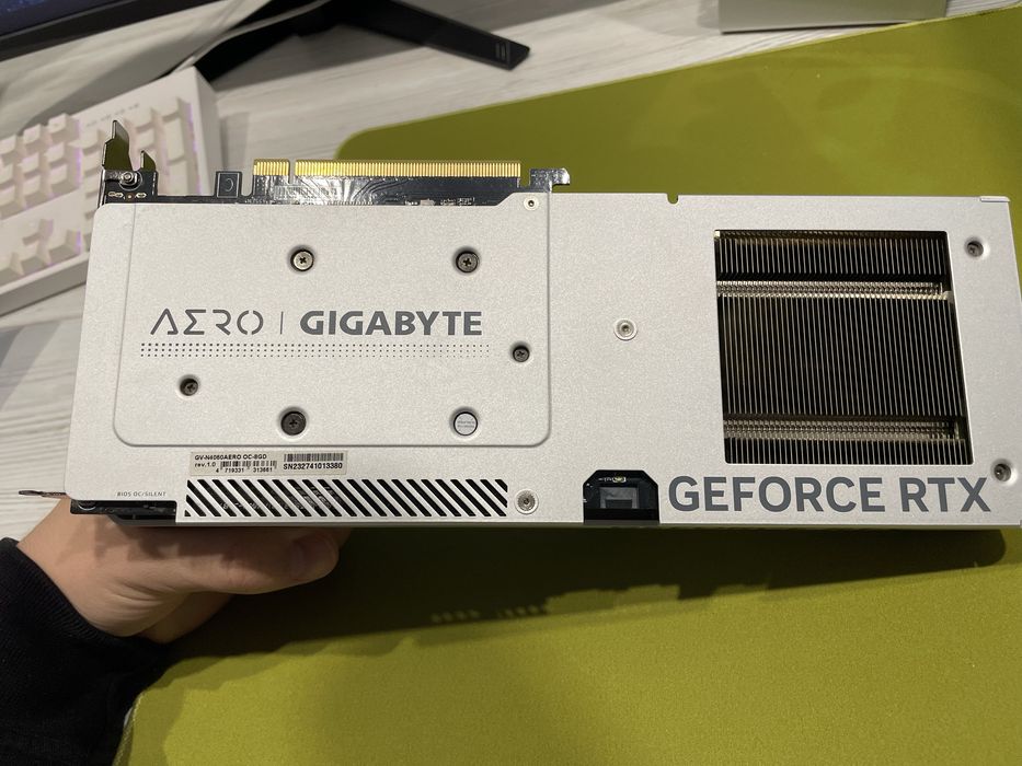 RTX 4060 GIGABYTE  AERO OC 8 GB гарантія від rozetka до 13.10.2026