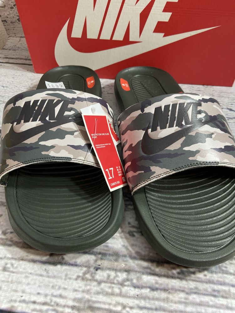 Klapki basenowe moro męskie Nike r. 51,5 (BL1109)