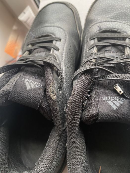 Продам кросівки adidas