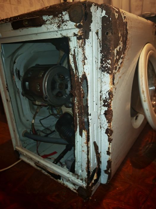 Пральна машина  Indesit під ремонт чи на запчастини