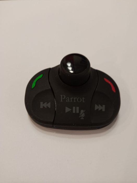Pilot do zestawu głośnomówiącego Parrot MKi9000/MKi9100/MKi9200
