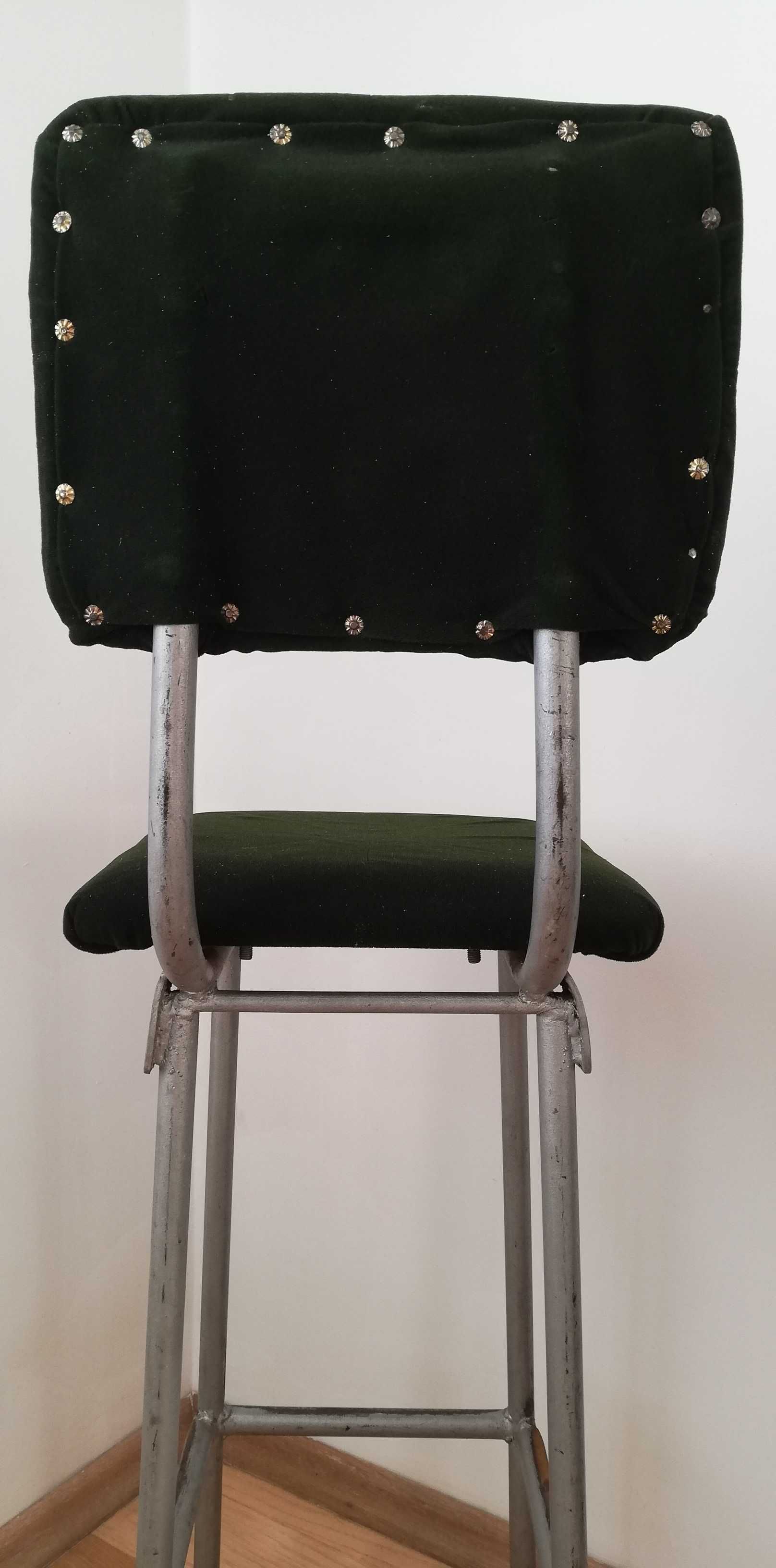 krzesło metalowe retro Hoker loft industrialny tapicerowany