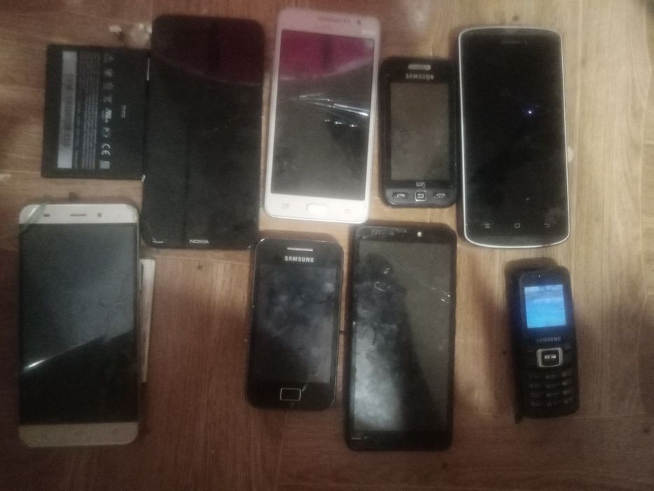 Продам мобильные телефоны