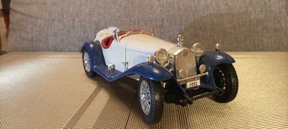 Alfa Romeo 1927 skala 1/18 Bburago Italy