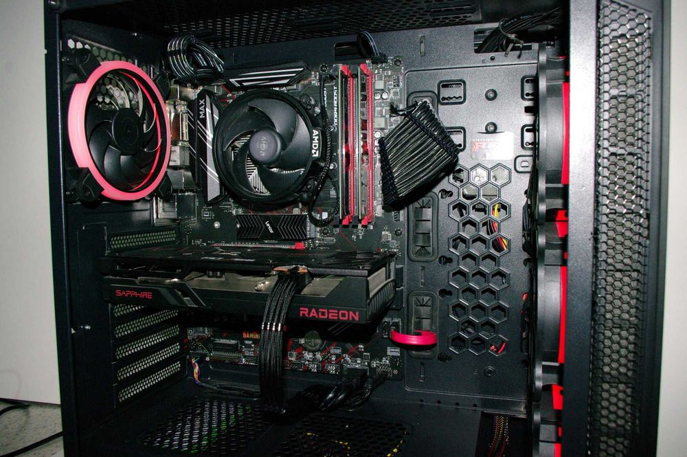 Komputer Gamingowy Ryzen 5 3600 i RX 6600 XT