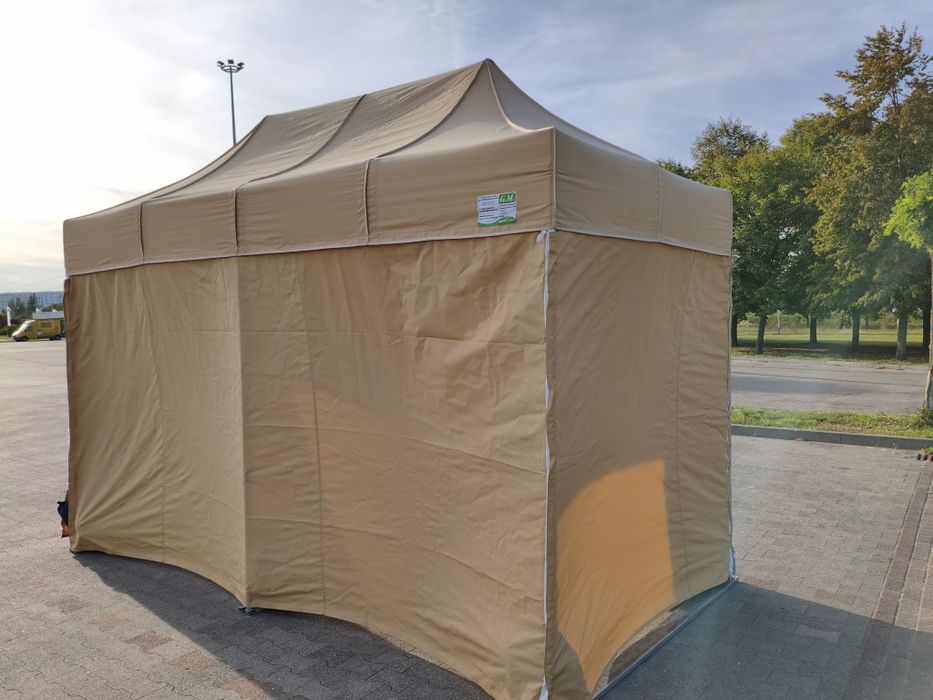 Namiot G.M. handlowy ogrodowy, 4 stiane, daszki.