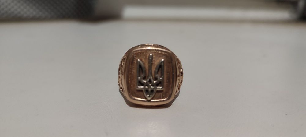 Продам золоту печатку