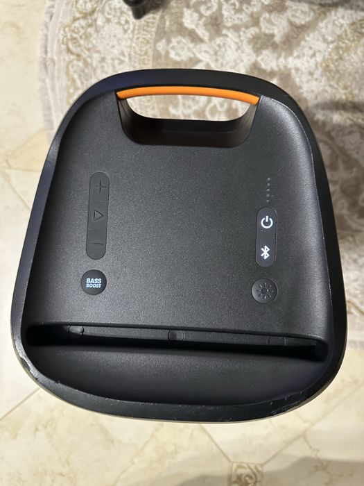 Продам колонку JBL PartyBox 100