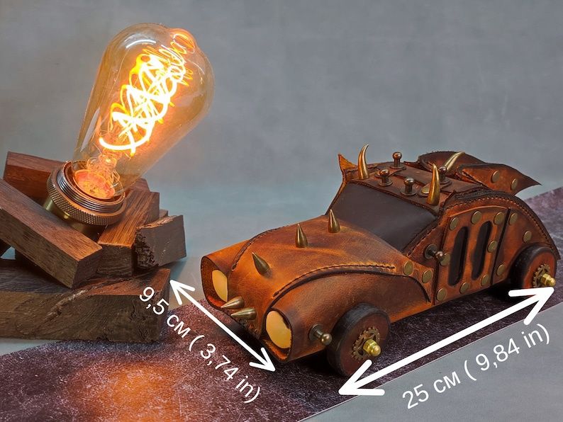 Шкатулка шкіряна для коштовностей у вигляді автомобілю ручна робота