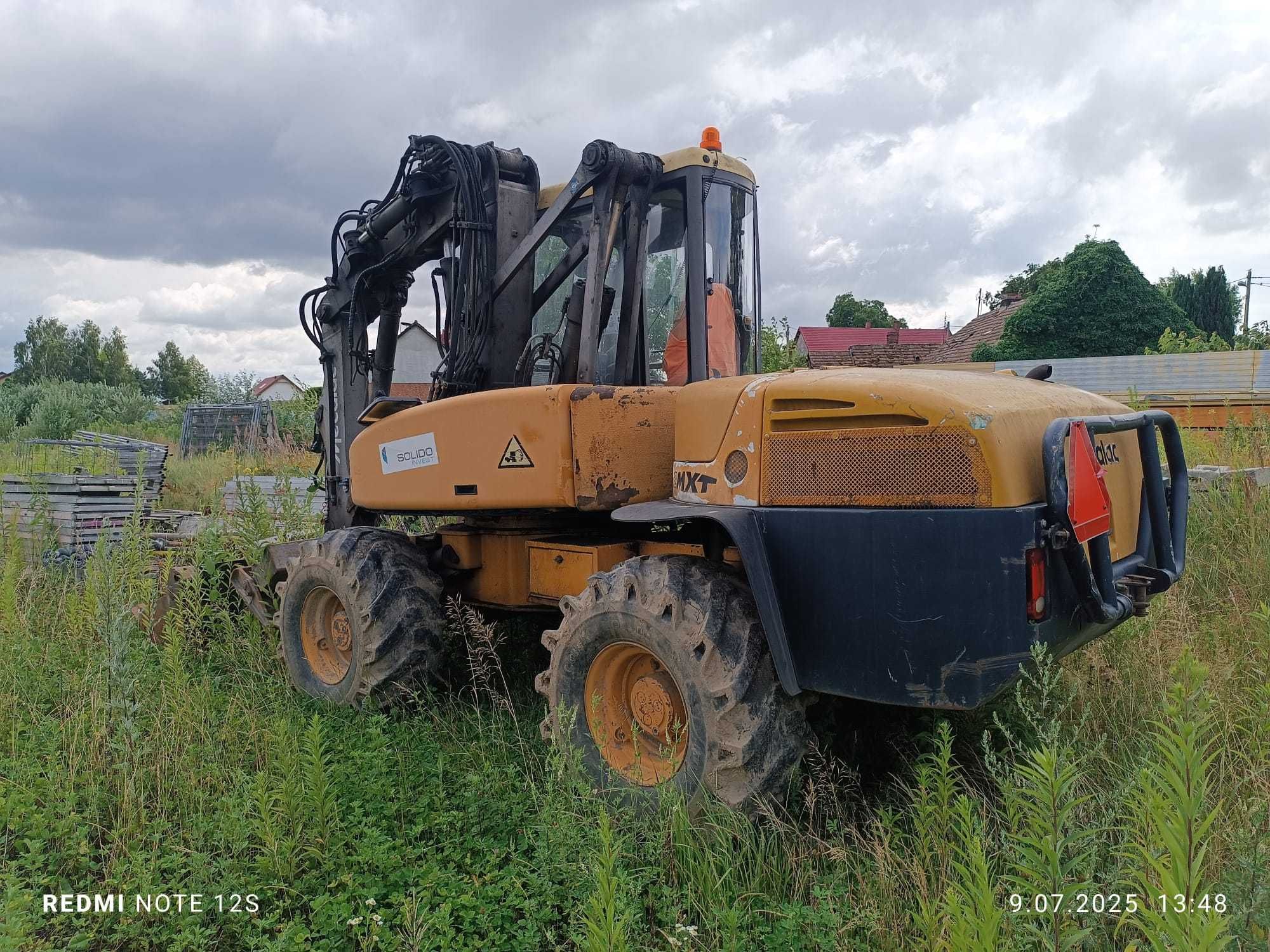 Koparko-ładowarka MECALAC – skarpówka, krokodyl, widły