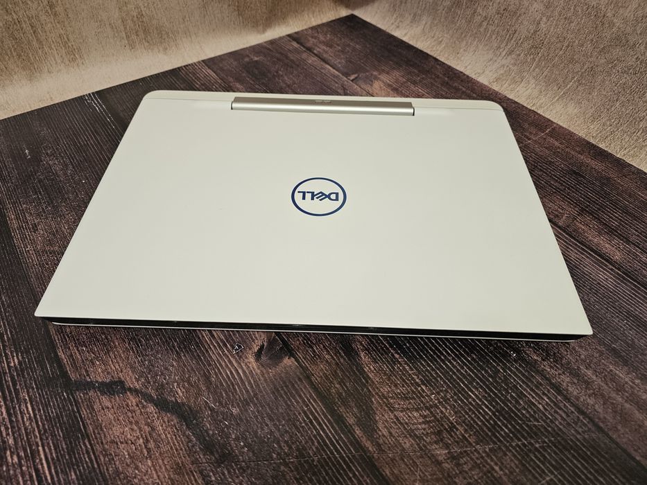 Dell G5 5590 (Core i7-9750H/16Gb/RTX 2070 Max-Q/SSD 512Gb/IPS 144Hz)