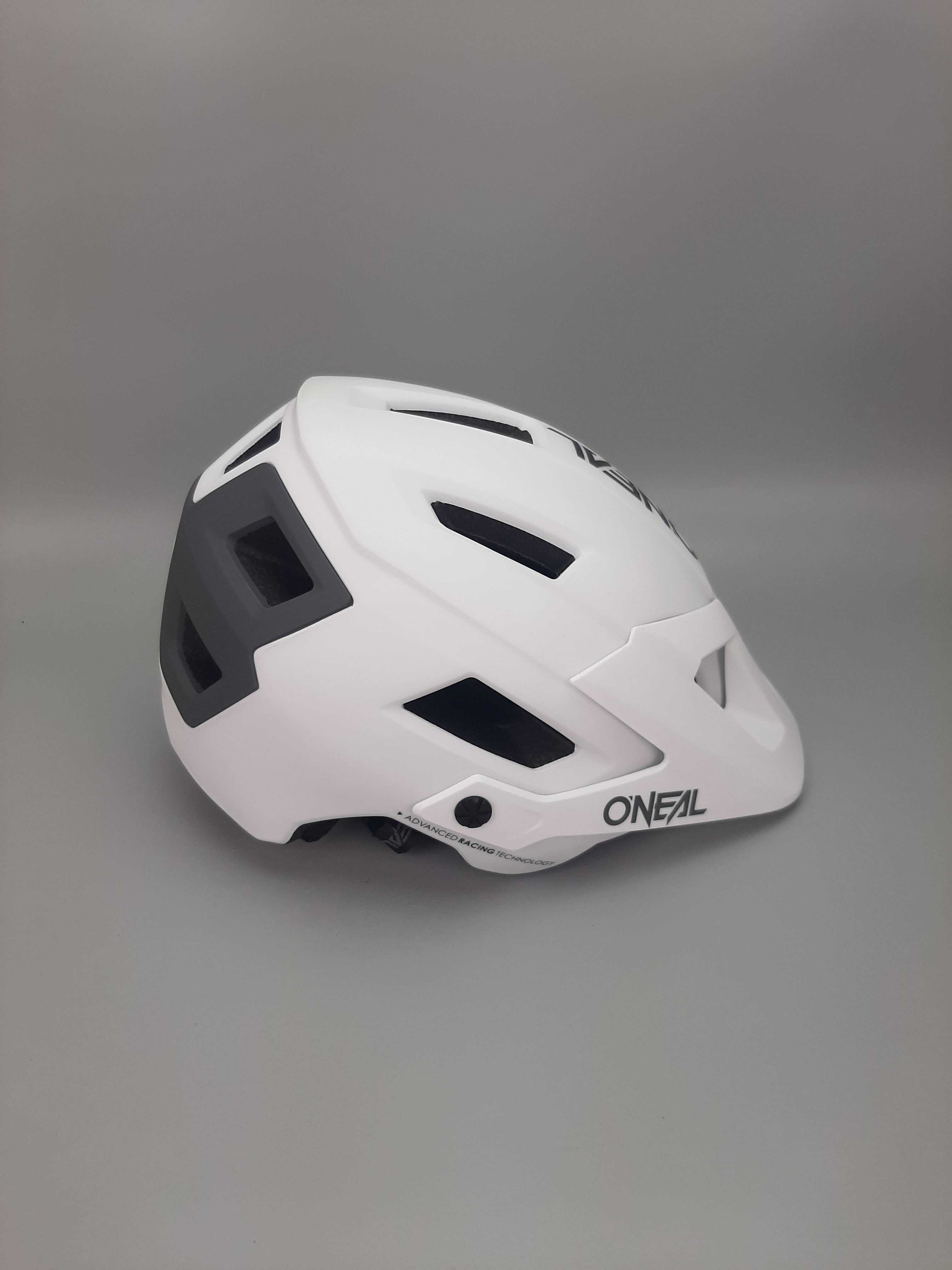 Kask Rowerowy O'NEAL DEFENDER roz. M 54-58 biały