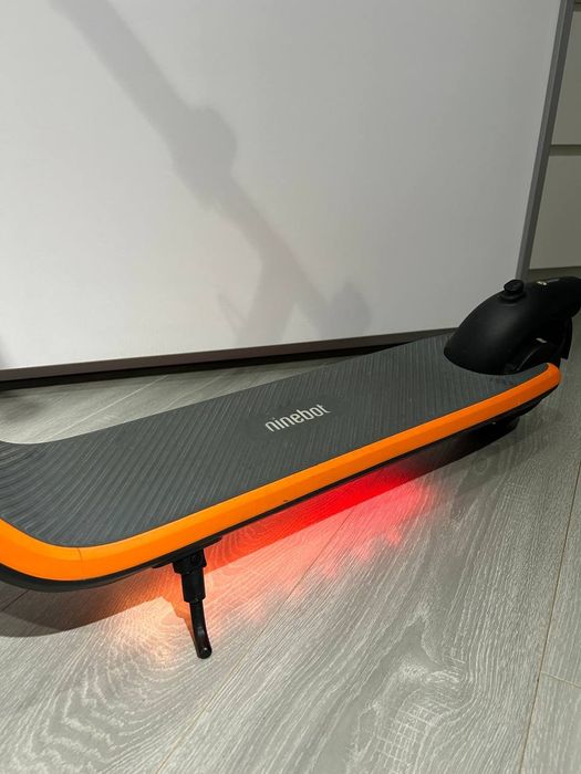 Продам электросамокат бу