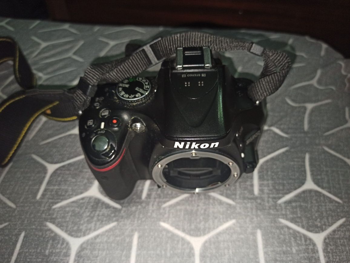 Фотоапарат Nikon D5200 body  ~15к пробіг