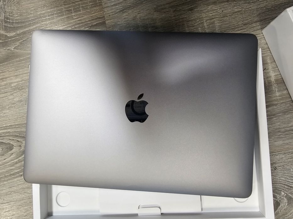 MacBook Pro m1 8gb / 256gb com touchbar