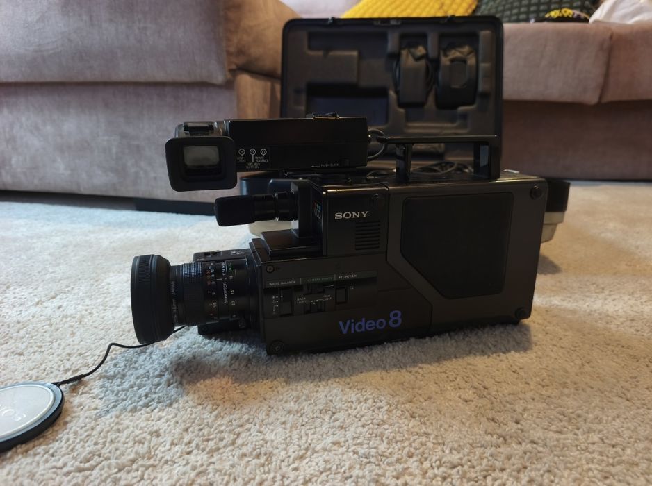 Vintage Sony CCD-V8AF 8mm Gravador de Câmera de Vídeo 8 Estojo Rígido