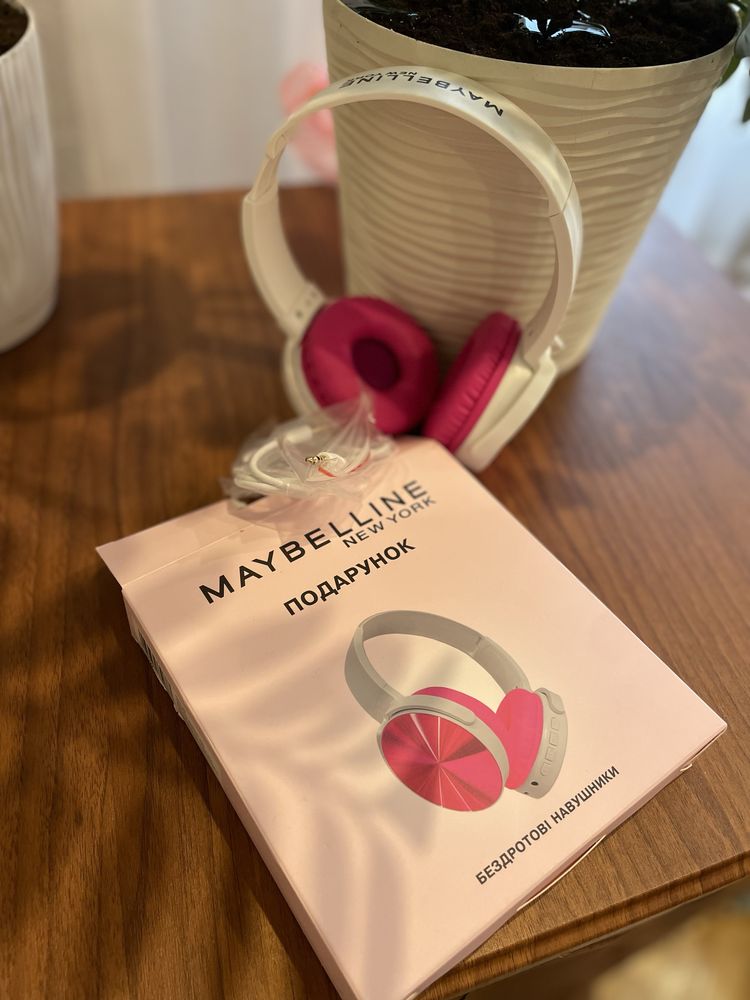Бездротові навушники maybelline