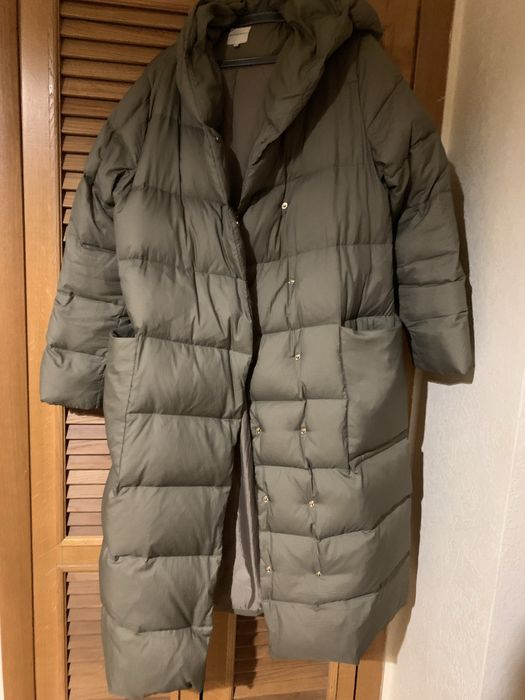 Продається жіноче пухове пальто