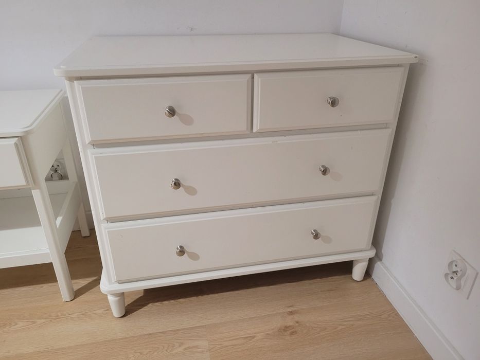 Ikea komoda 4 szuflady biala.