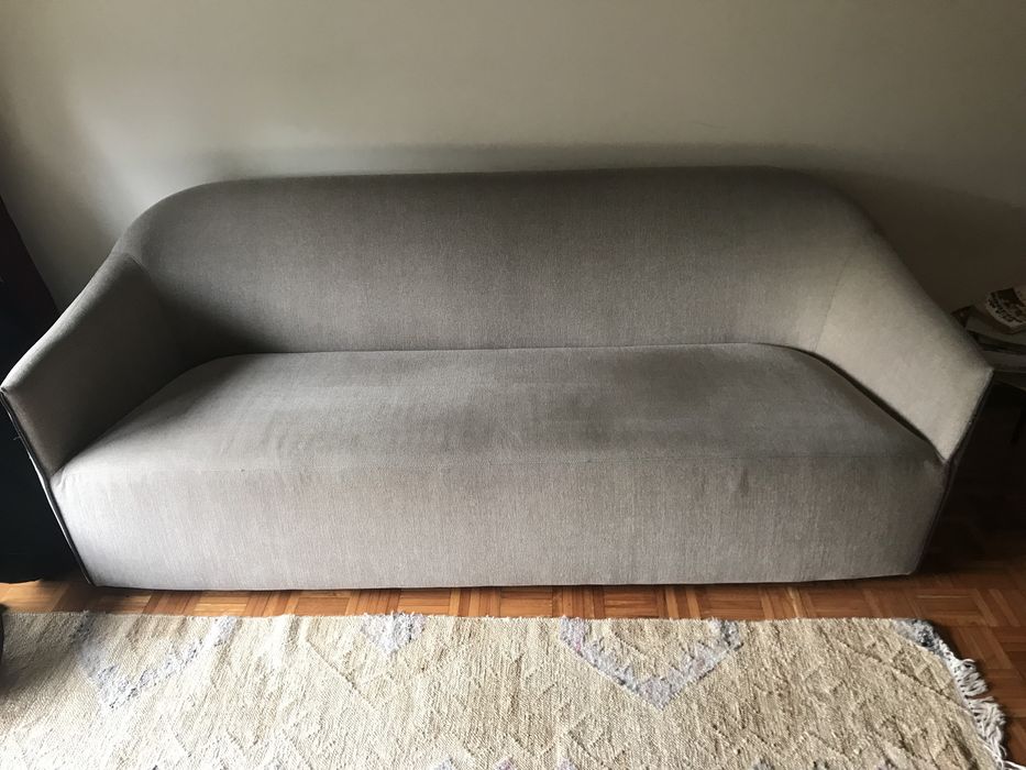 Sofa da Area de tres lugares em bom estado