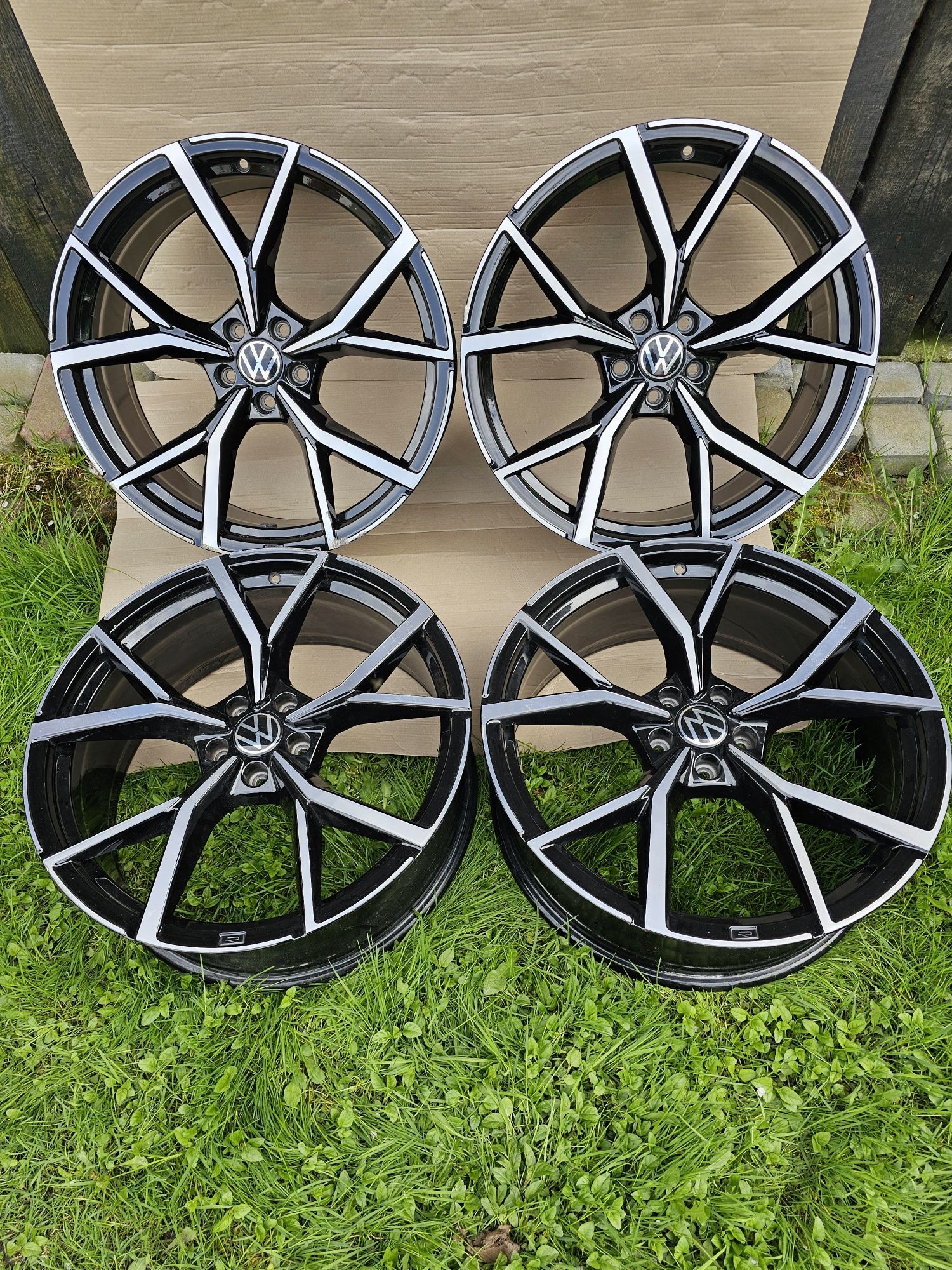 Felgi 21" Tiguan R Estoril 5NA.601.025.AK Oryginalne