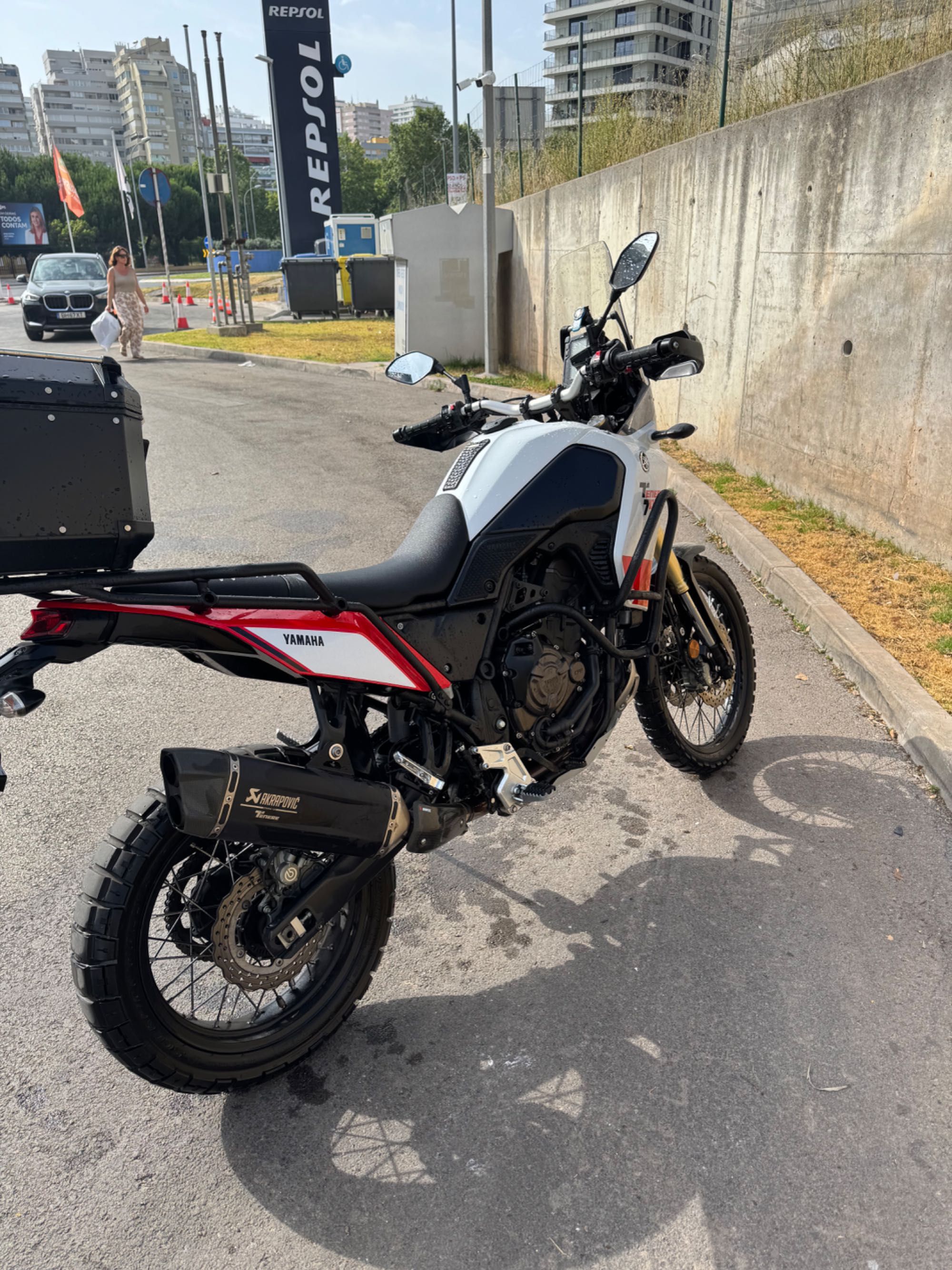 Yamaha Tenere 700 (Akrapovic e vários extras )