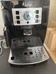 DeLonghi Magnifica S ekspres do kawy