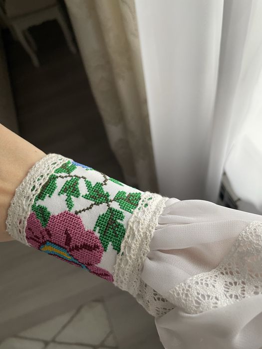 Вишита сукня, шилась під замовлення