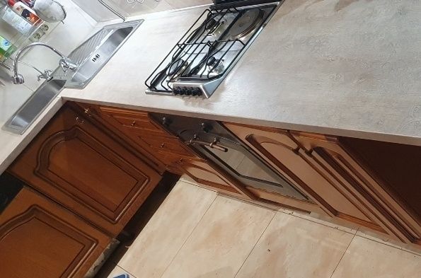 Продам стільницю Swiss krono для кухні з мийкою Franke