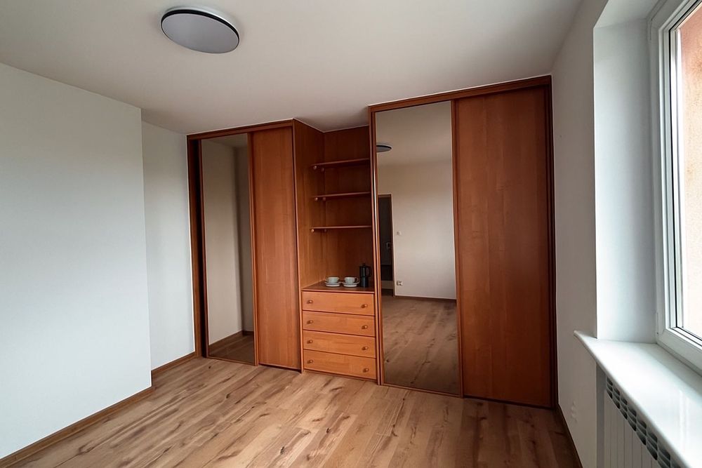 piętro domu*po remoncie* z niezależnym wejściem* ogrzewanie w cenie