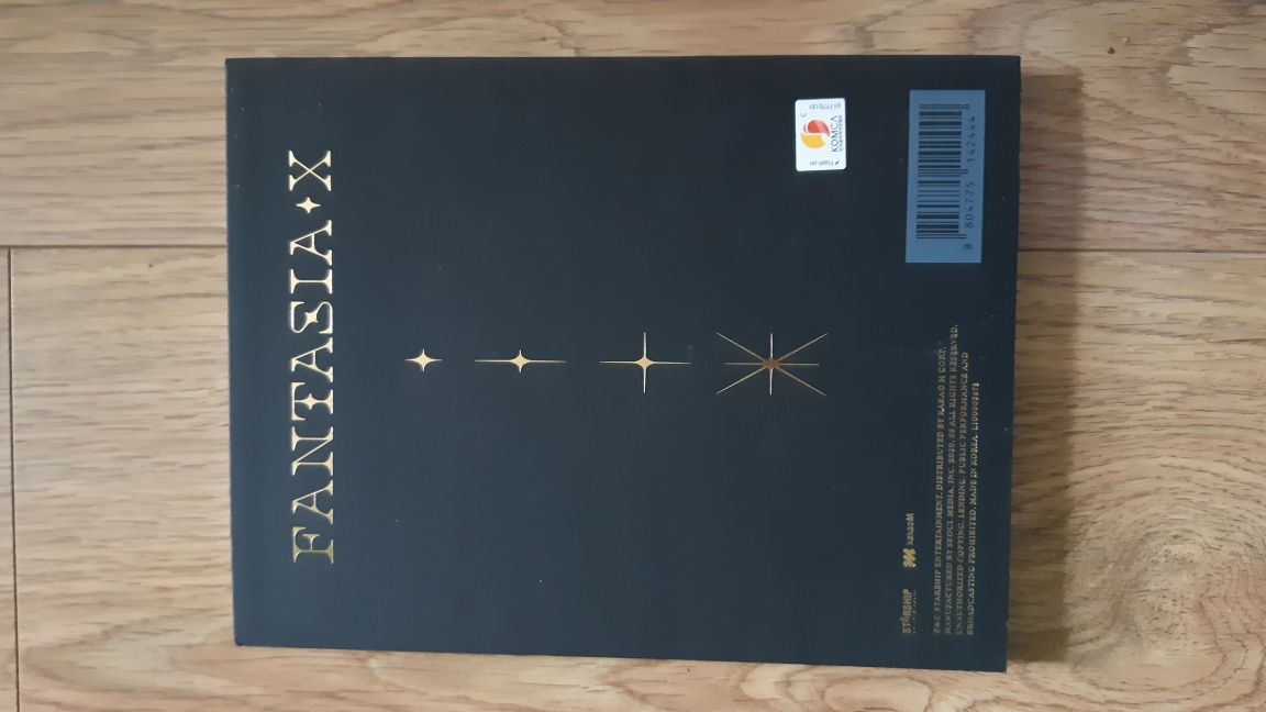 Monsta X Fantasia X album