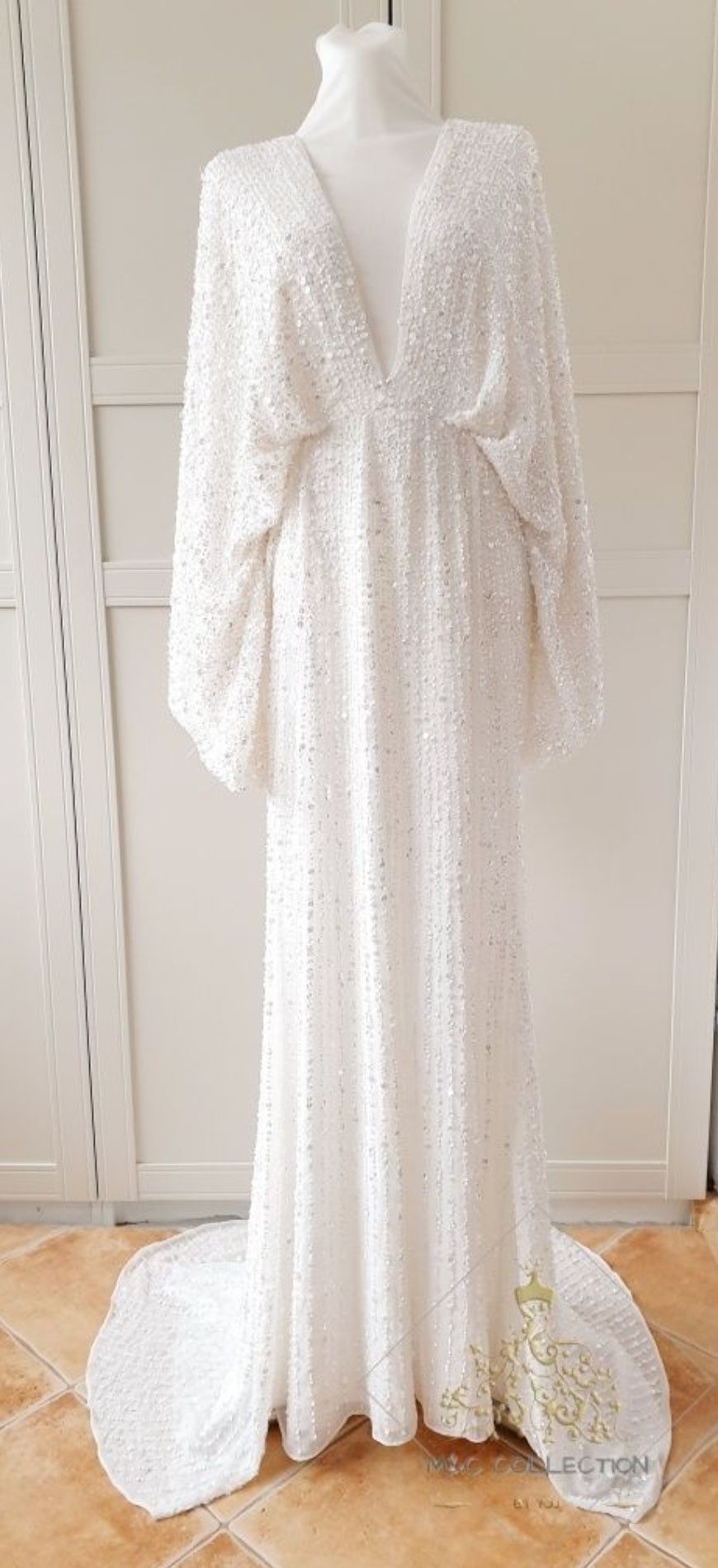 Sukienka Asos kimono bogato zdobiona biała cekiny cekinowa maxi tren